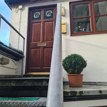 Brown Cow 아파트 *